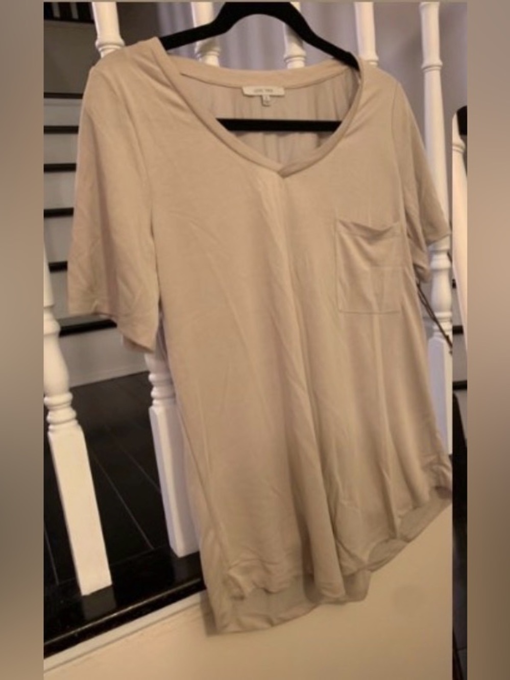 Love Tree Women's Short Sleeve V-Neck Pocket Top — Light Grey
